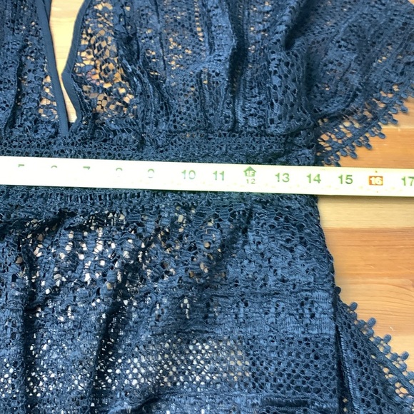 Black lace beach cover-up. Excellent condition size medium. - Picture 4 of 8